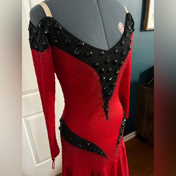 Red and Black Smooth Ballroom Dress Size 4-8 - Picture 4 of 11